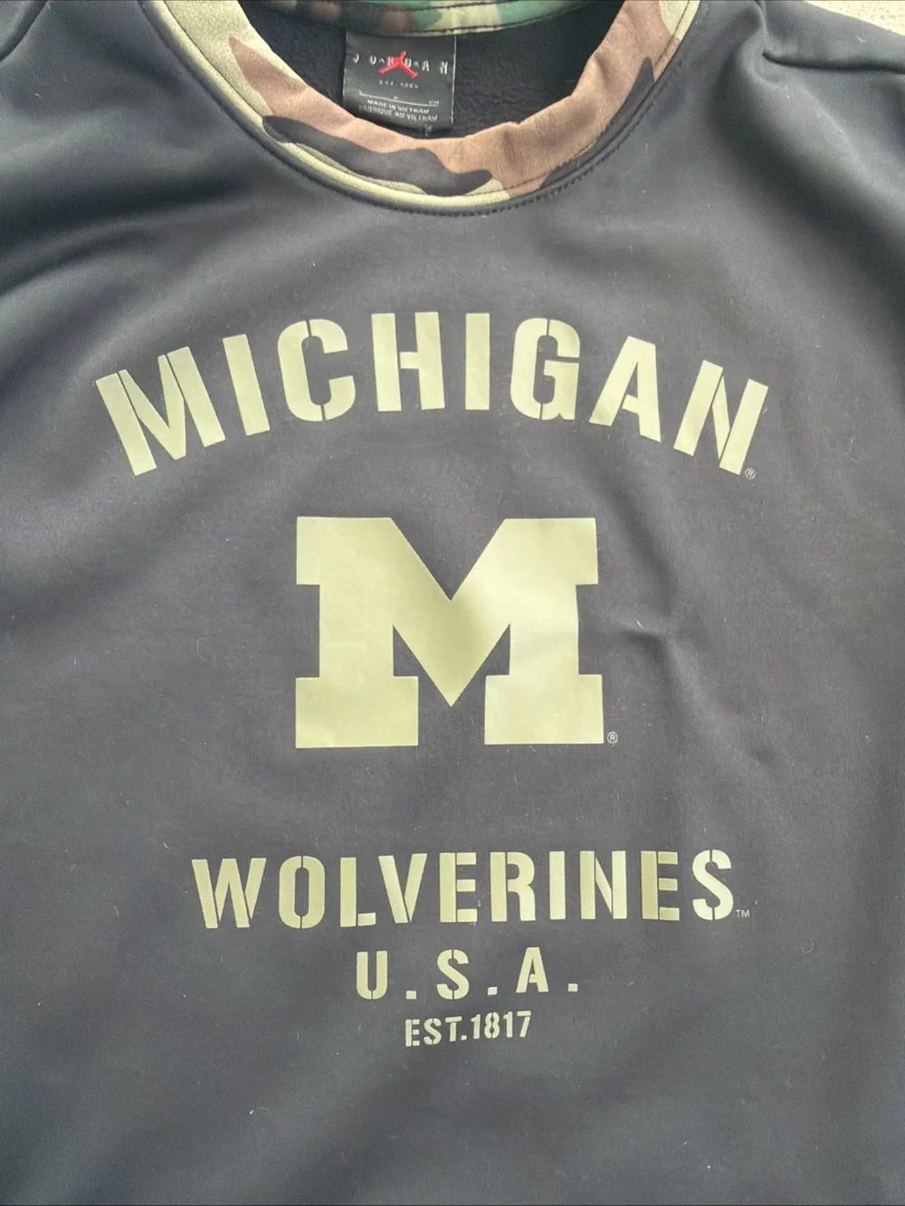 Jordan Men’s Michigan Wolverines Logo Sweater Black Camo Size Small